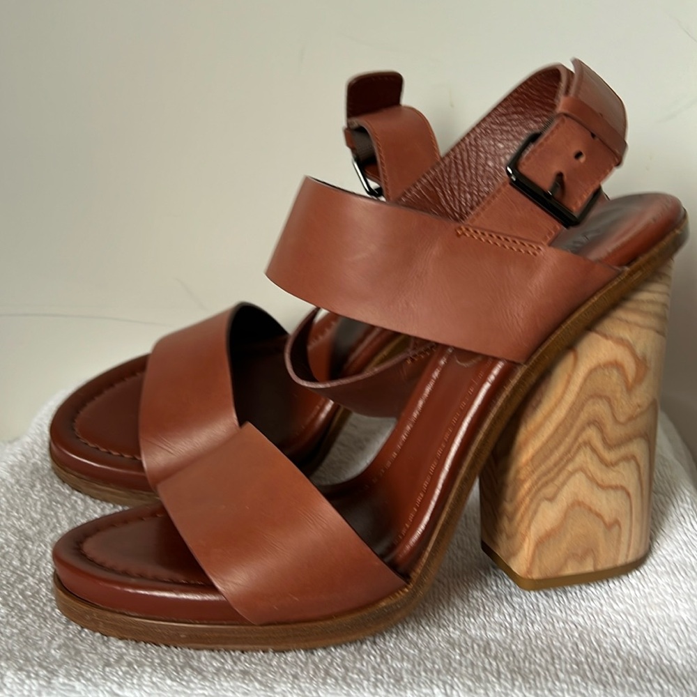 Vince strappy stacked heel in cognac brown size 10